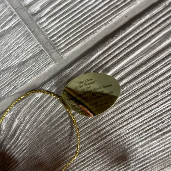 Ashton drake old world Santas Thomas Kinkade the glow of the season ornament - Picture 7 of 7